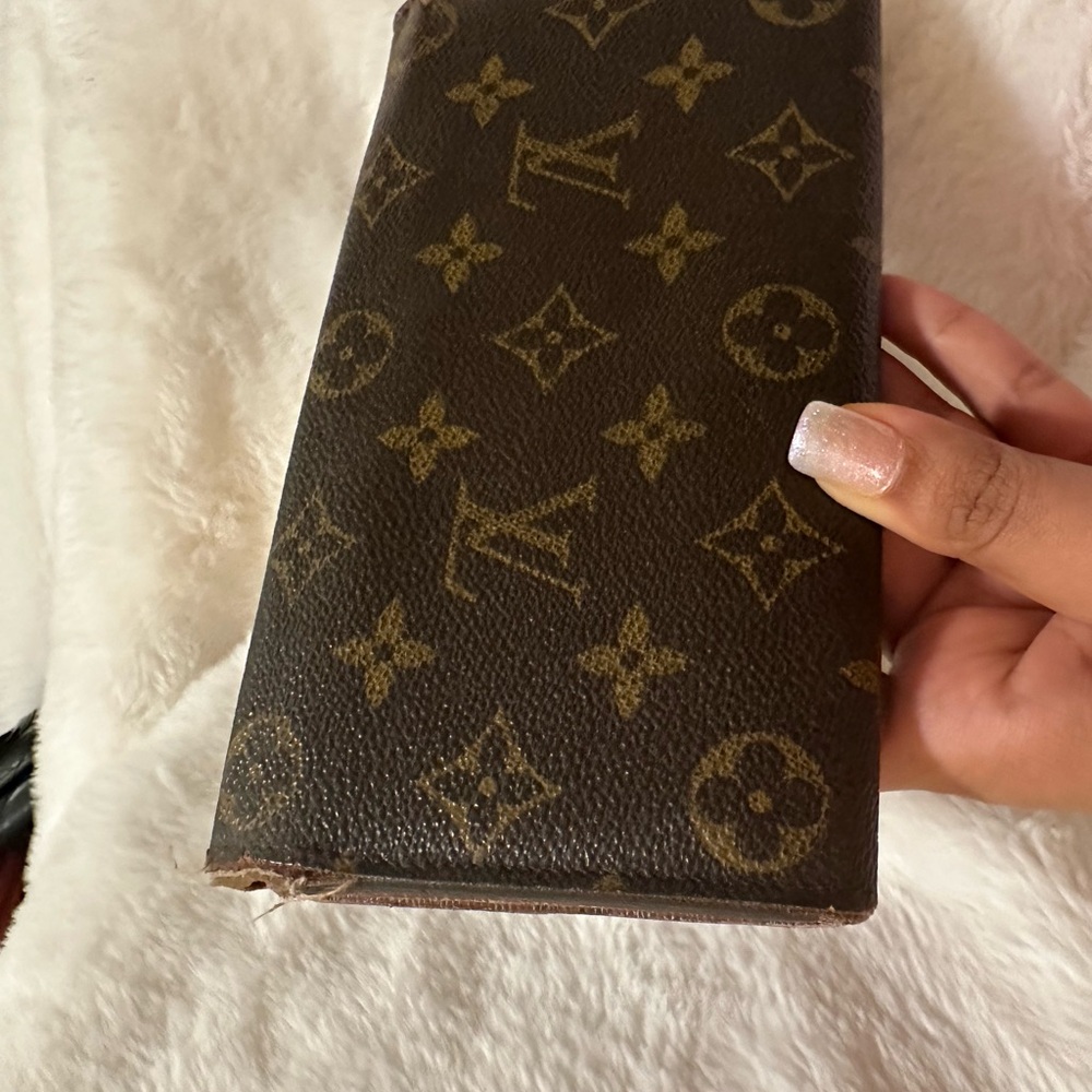 Louis Vuitton Monogram Wallet - Picture 9 of 12